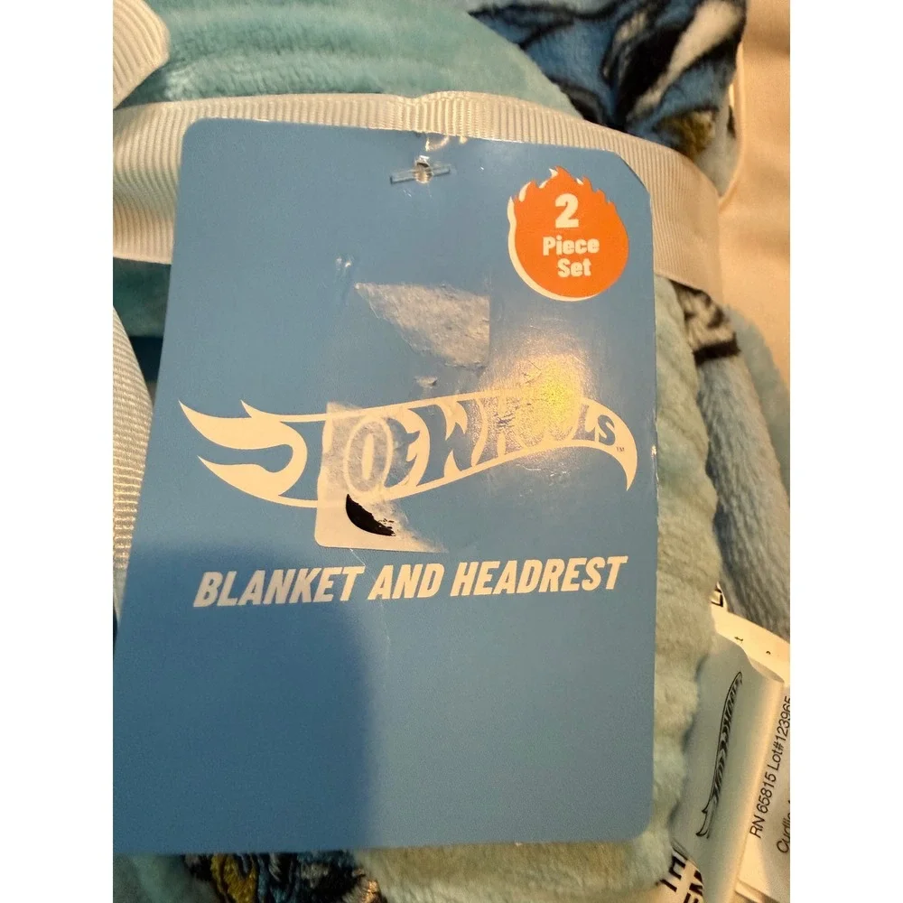 Hot Wheels Blanket and Headrest 2 Piece Travel Set Blue Race Car GS72654 NEW